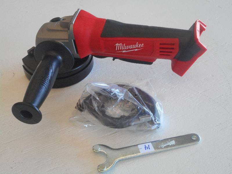 �� Milwaukee M18 Cordless Lithium...