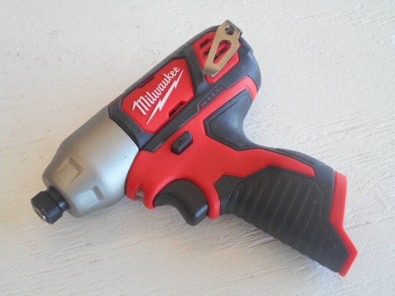 �� Milwaukee M12 Cordless Lithium...