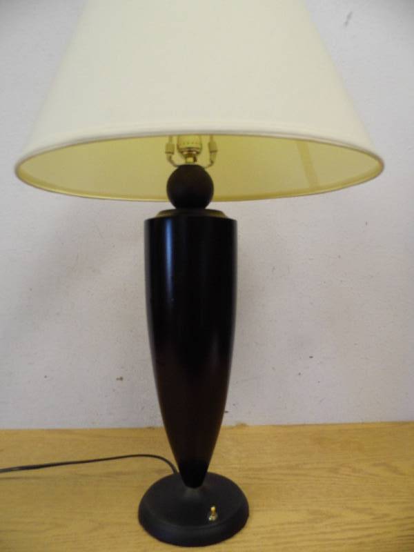 Round Lamp w Shade