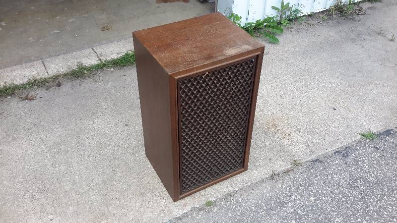 lot 20R image: sansui  3 way 5 speakers sp-200