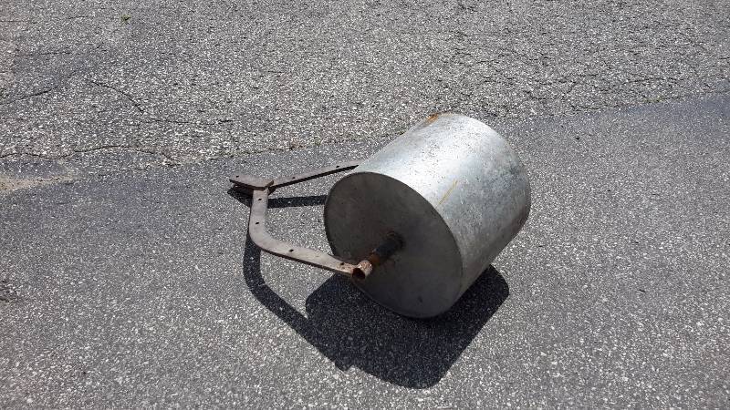 lot 31R image: steel drum lawn roller-pull behind