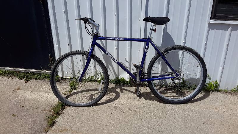 lot 38R image: Trek 930 single track mtn bike