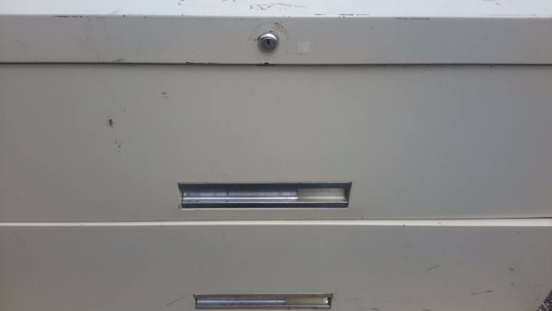 lot 36 image: 2 drawer file cabinet