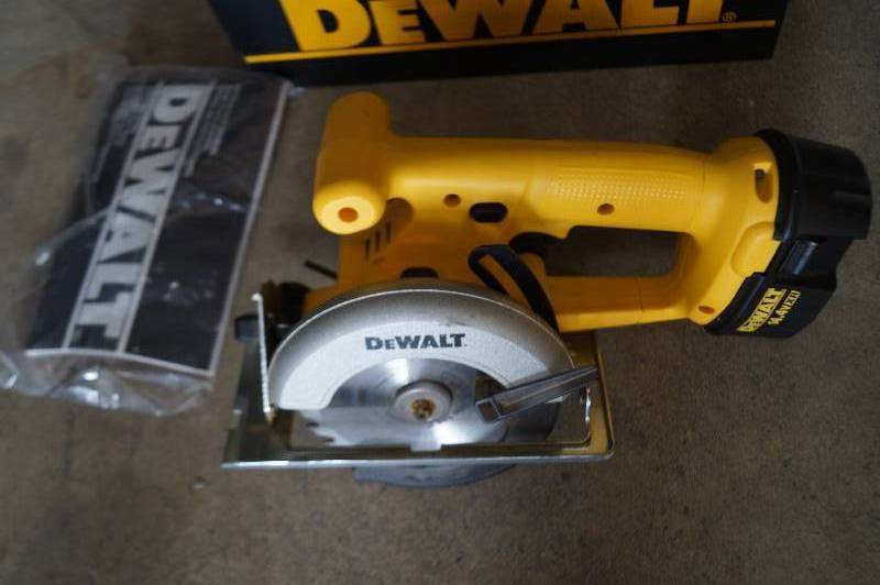 DeWalt Trim Saw