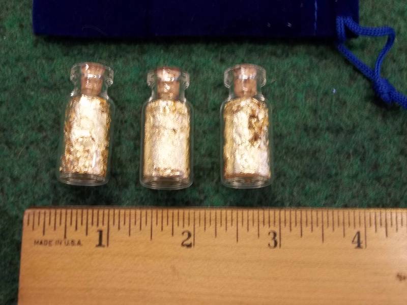 3-2 ML Gold Flake Vials ( No Guarantee Of Quality Or Quantity)