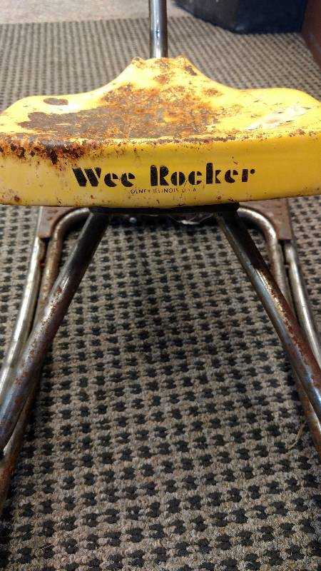 lot 8 image: Antique Childs Rocker