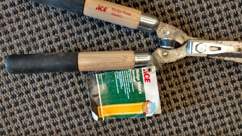 lot 12 image: Yard Tools