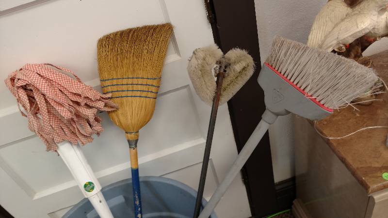 lot 35 image: Garage Lot