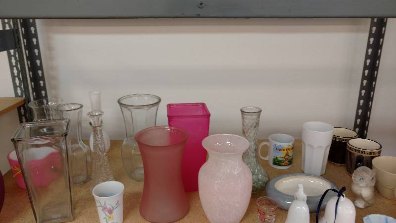 lot 36 image: Large Lot of Glassware & Decor
