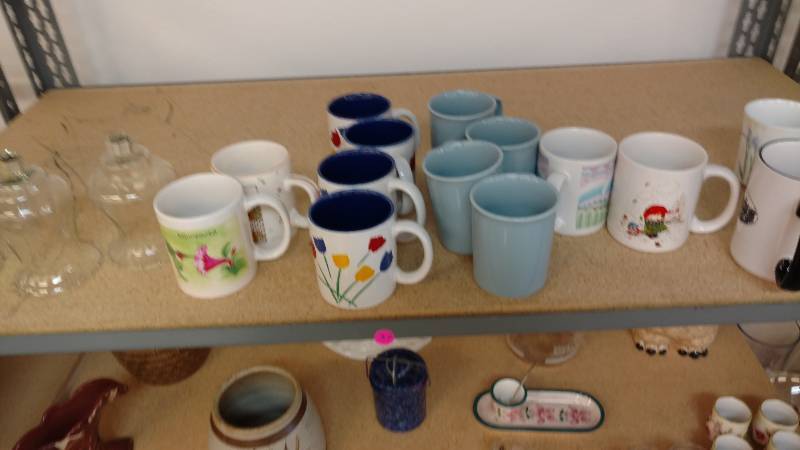 lot 37 image: Large Kitchen Lot