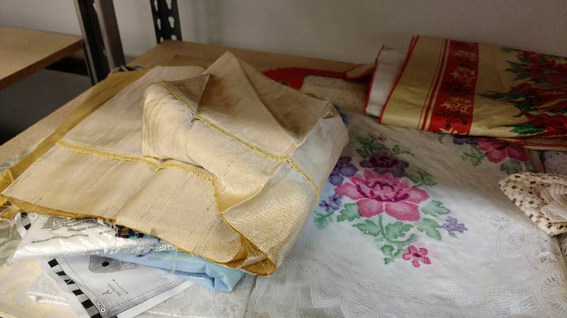 lot 46 image: Linen Lot