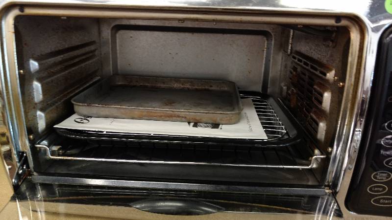 lot 49 image: Oster Toaster Oven