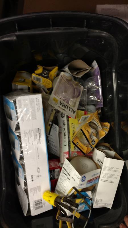 lot 68 image: Lightbulb Lot