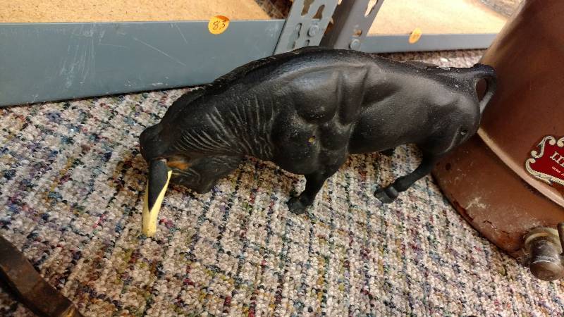 lot 83 image: Vintage Lot