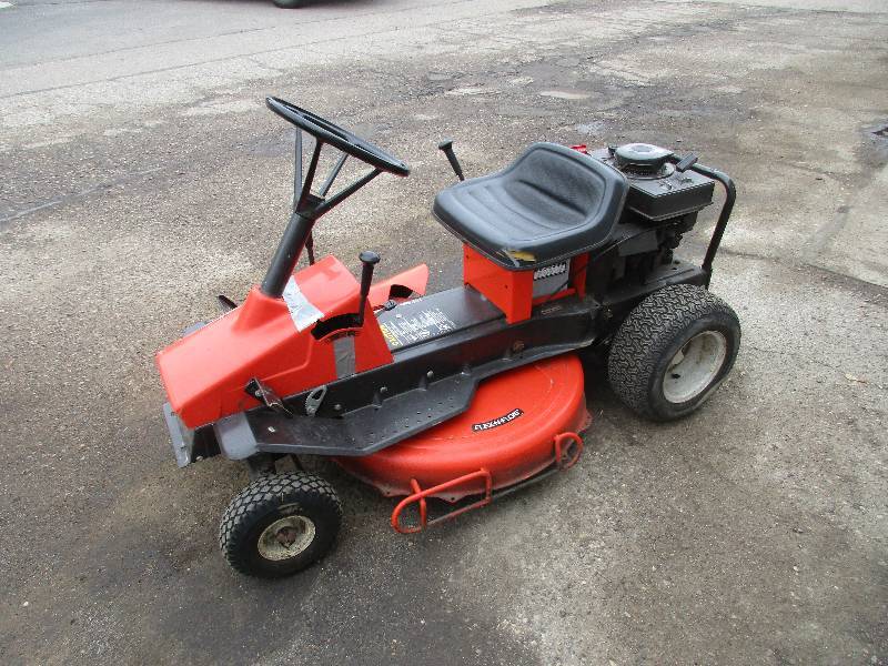lot 3 image: Ariens mower