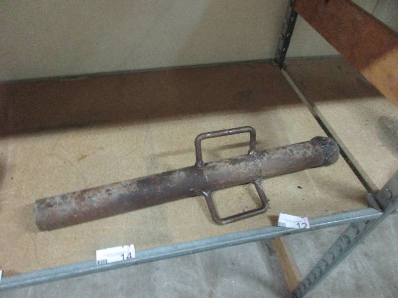 lot 12 image: Post Pounder