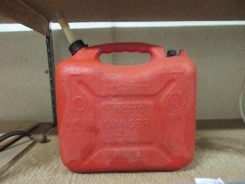 lot 18 image: Gas can