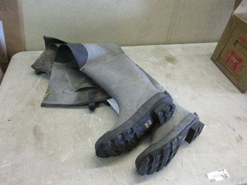 lot 36 image: Hip Boots