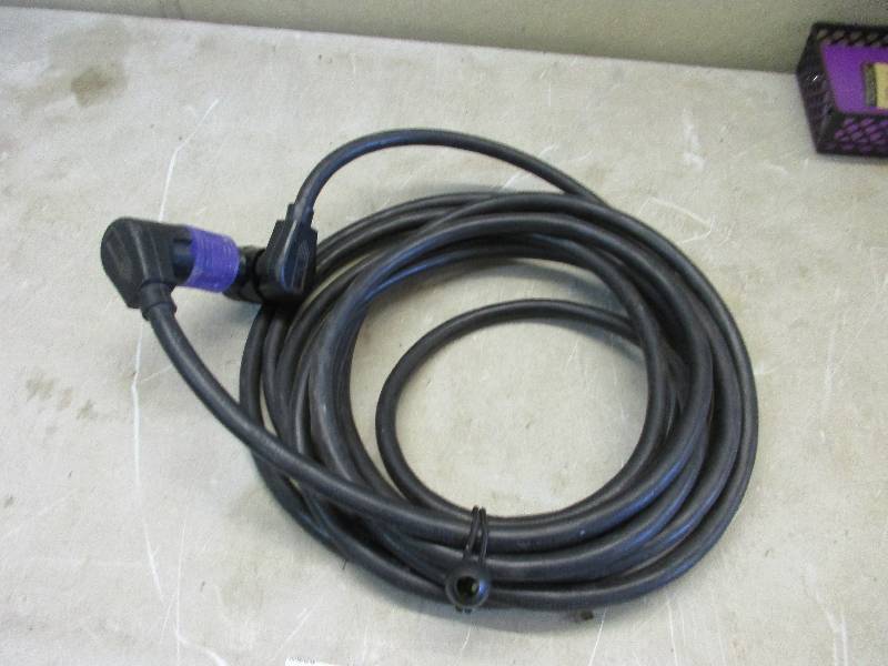lot 47 image: HD extension cord