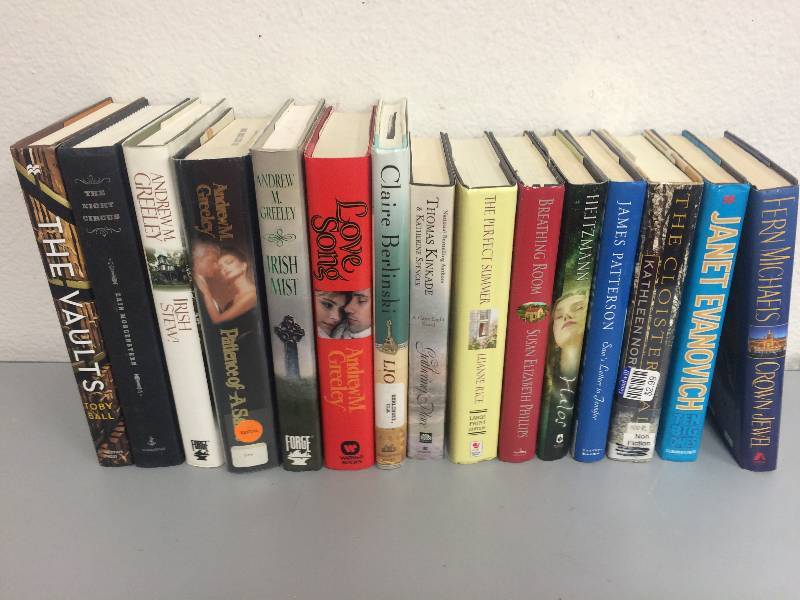 lot 6 image: Thriller Novel Assortment