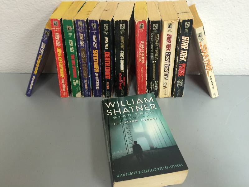 lot 8 image: Star Trek Book Assortment