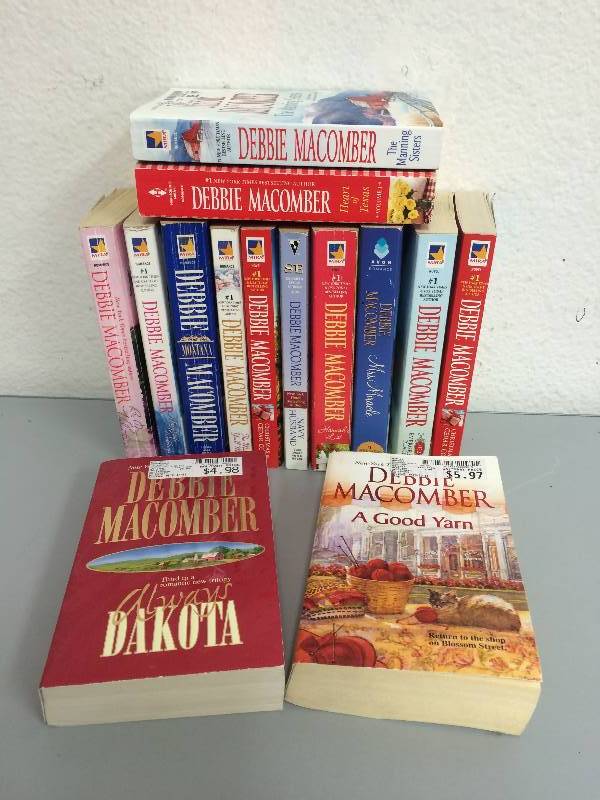 lot 34 image: Debbie Macomber Novels