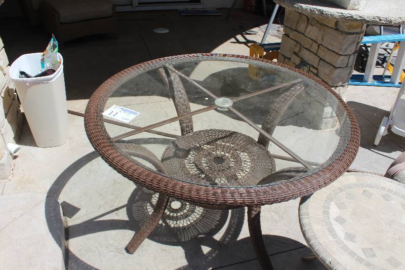 lot 11 image: Glass Top Patio Table