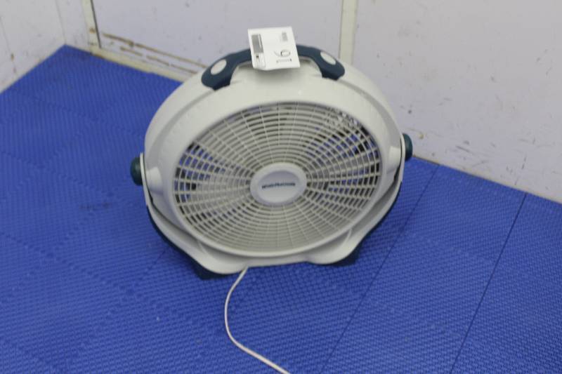 lot 16 image: WindMachine Floor Fan