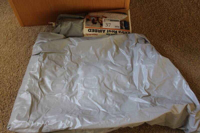 lot 37 image: Lot of (2) Air Bed