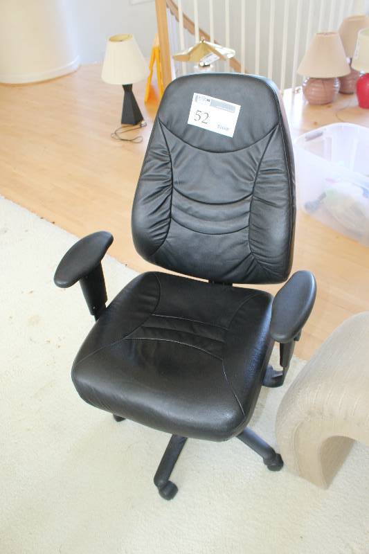 lot 52 image: Office Chair