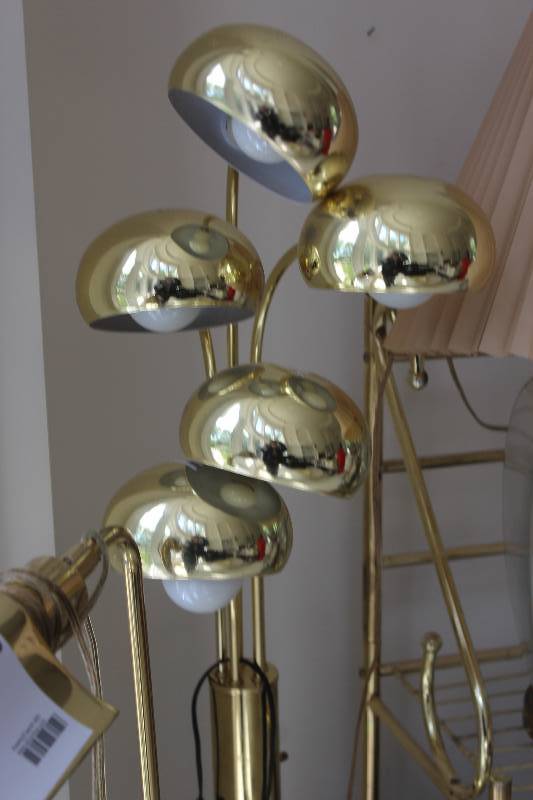 lot 75 image: Floor Lamp