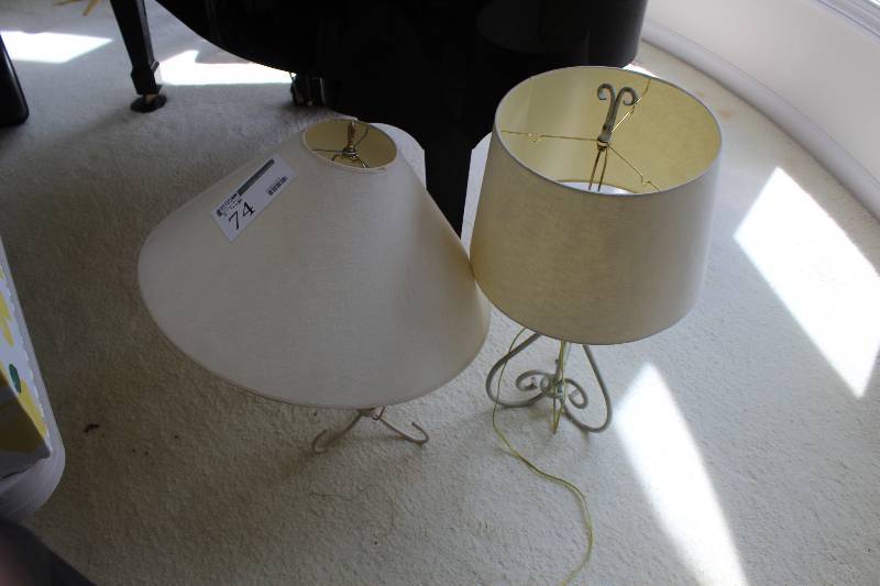 lot 74 image: Lot of (2) Table Lamps
