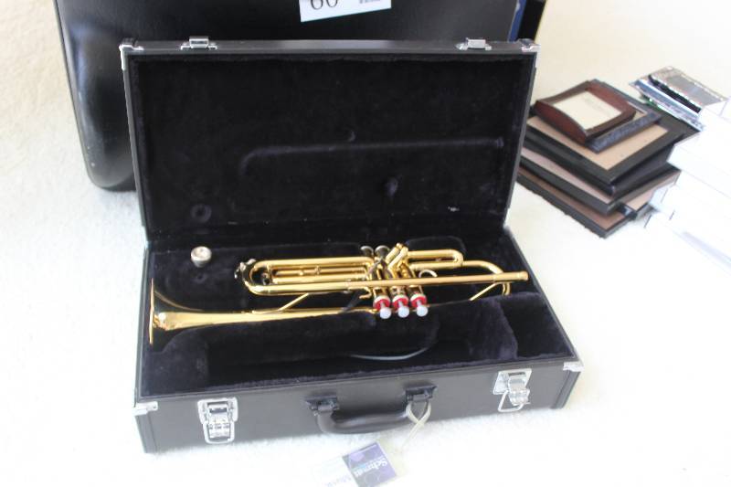 lot 59 image: Yamaha Trumpet w Case
