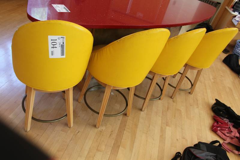 lot 104 image: Lot of (4) Bar Chairs