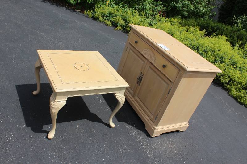 lot 165 image: Lot of (2) Bernhardt Furniture Including 1) Buffett AND 1) End Table