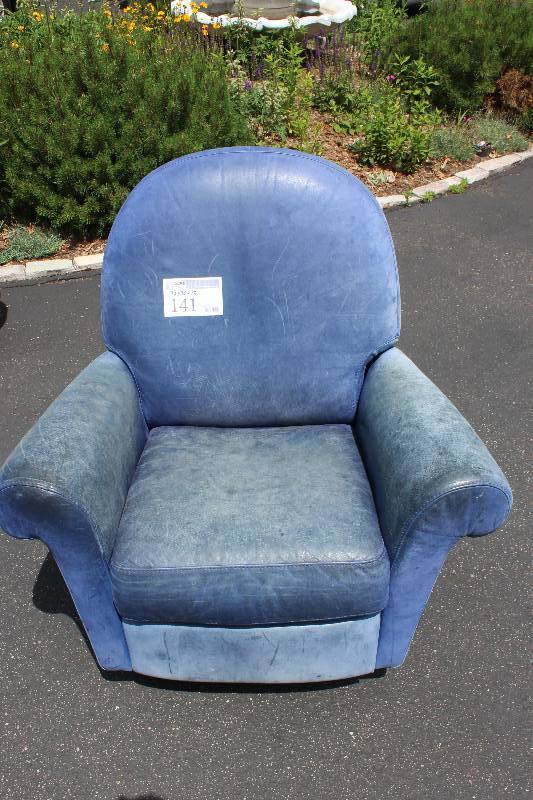 lot 141 image: Living Room Chair