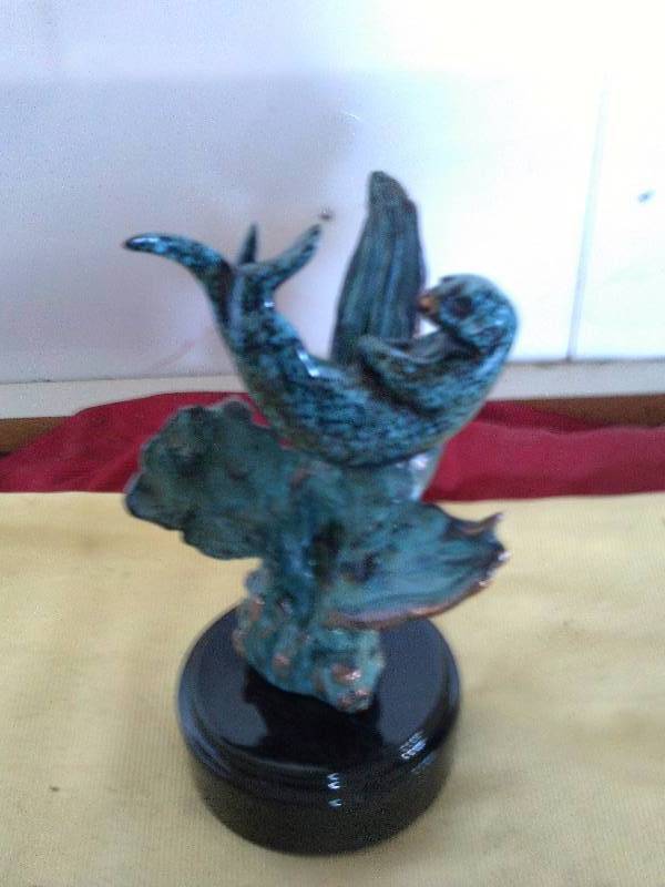 OTTER STATUE