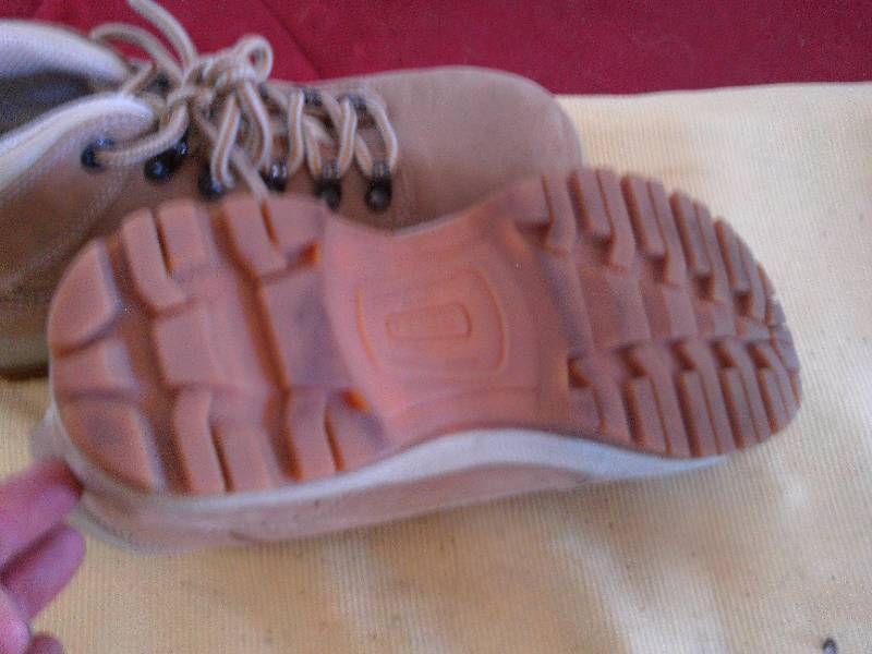 SKETCHER LEATHER BOOTS