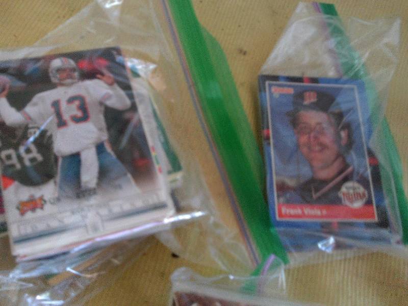 MIXED BASEBALL CARDS