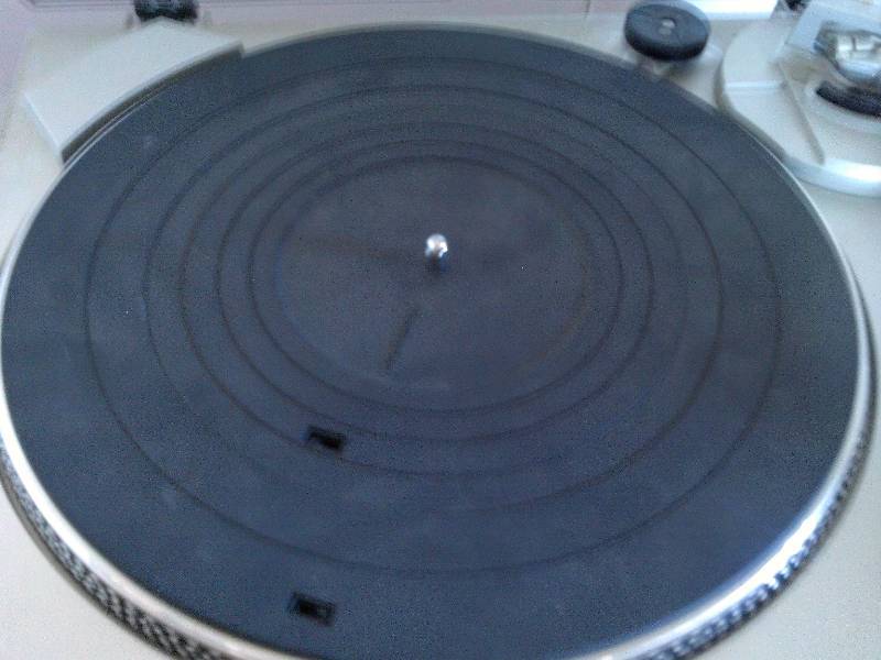 RECORD PLAYER