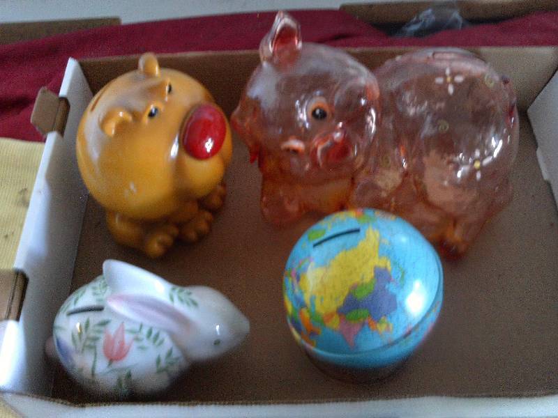 4 COLLECTIBLE COIN BANKS