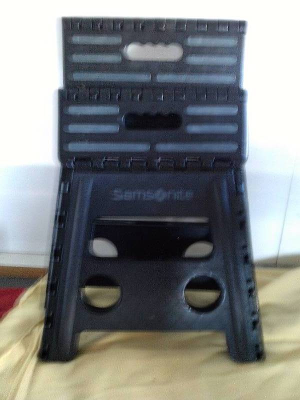 2 samsonite step stools