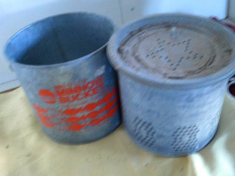 vintage steel minnow bucket