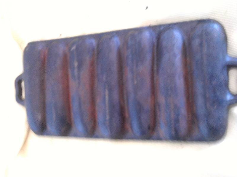vintage cast iron corn bread pan