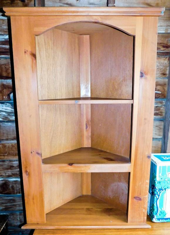 lot 6 image: Free Standing Corner Unit