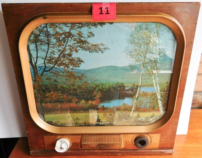 lot 11 image: This is a local work of art Vintage Travler TV Cabinet for parts or repurposing