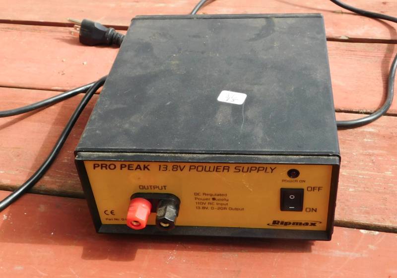 lot 28 image: RipMax Pro Peak 13.8V power supply