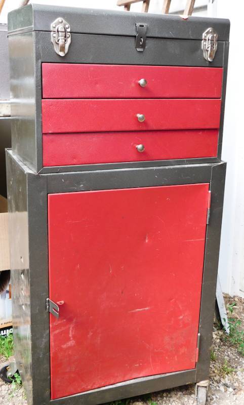 lot 34 image: medium duty compartment tool organizer