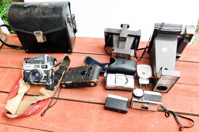 lot 38 image: Camera lot Kodak, Polaroid and more