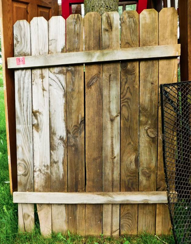 lot 56 image: Section of dog eared fence